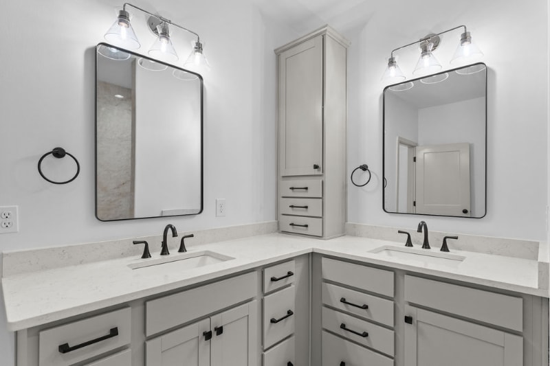 Building Photo - 311 W Broad St