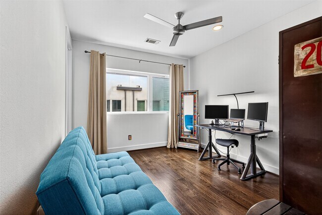 Building Photo - 1232 W 24th St