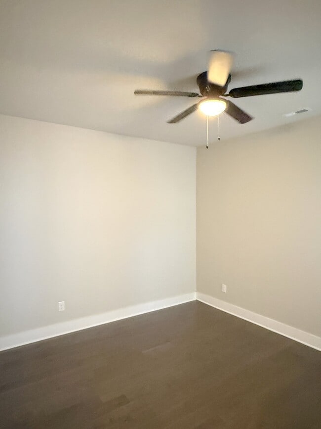 Building Photo - 408 Raleigh Elm Dr