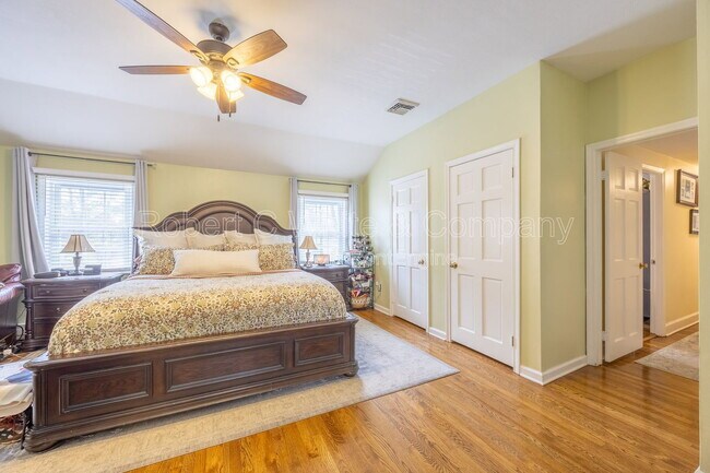 Building Photo - 4 Trotwood Dr