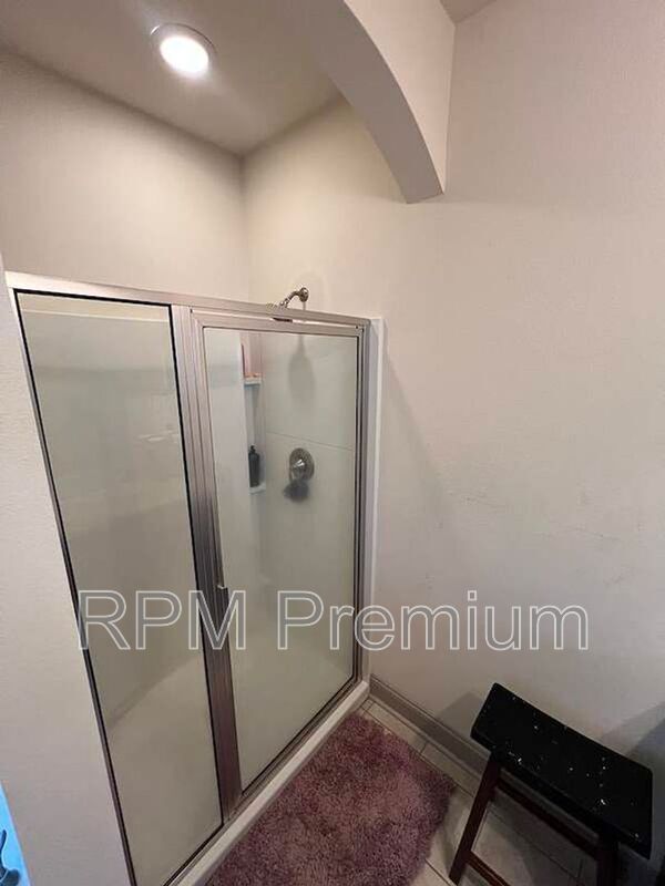 Building Photo - 18063 River Landing Dr