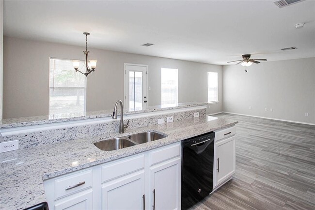 Building Photo - 311 Quarter Ave