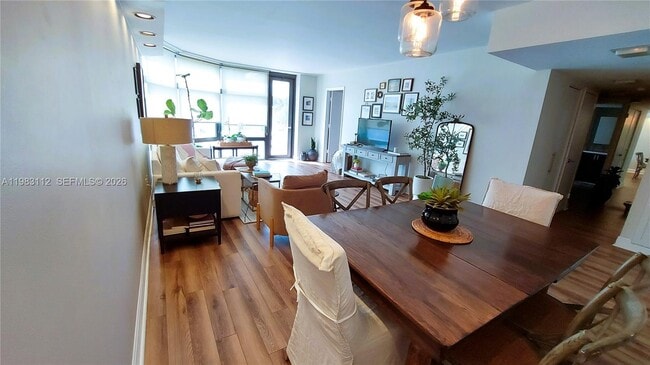 Building Photo - 3375 N Country Club Dr