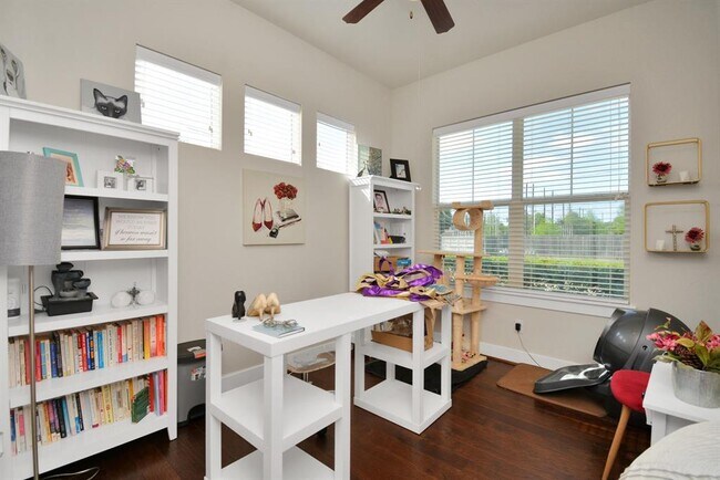 Building Photo - 8821 Hollister Pine Ct