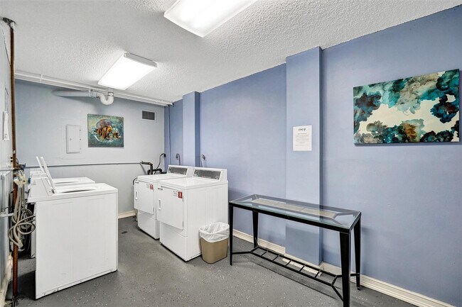 Building Photo - 1600 S Ocean Dr