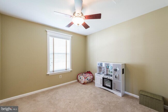 Building Photo - 19 Patriot Ct