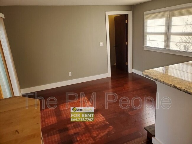 Building Photo - 303 McBee Ave