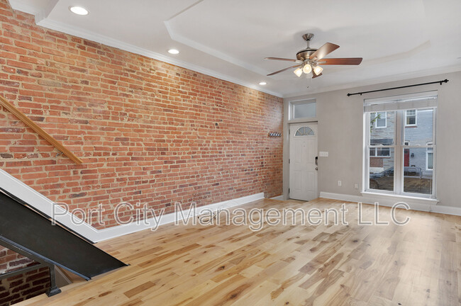 Building Photo - 131 S Bouldin St