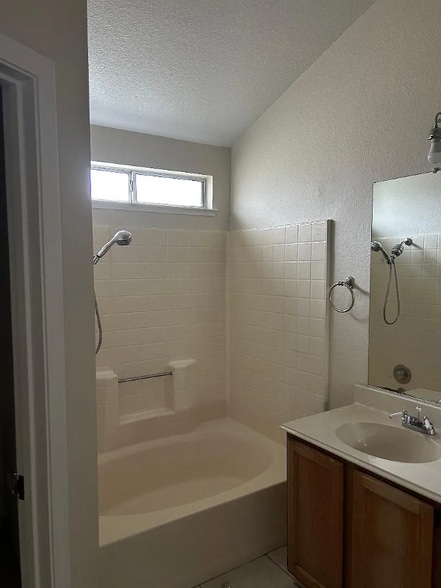 Building Photo - 2821 Quarry Stone St