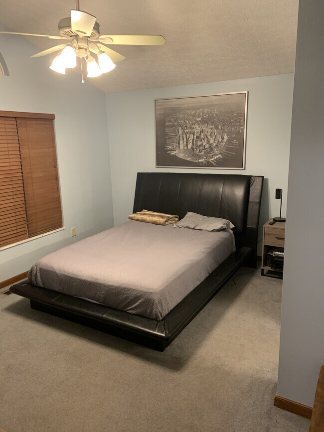 1st floor master - 5546 Breshly Way