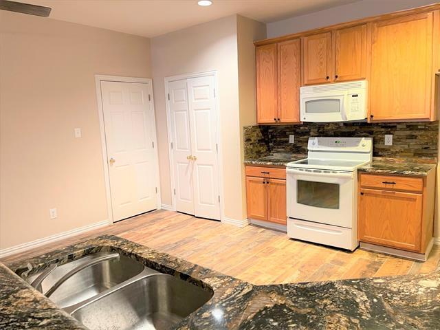 Building Photo - 1707 Ash Ln
