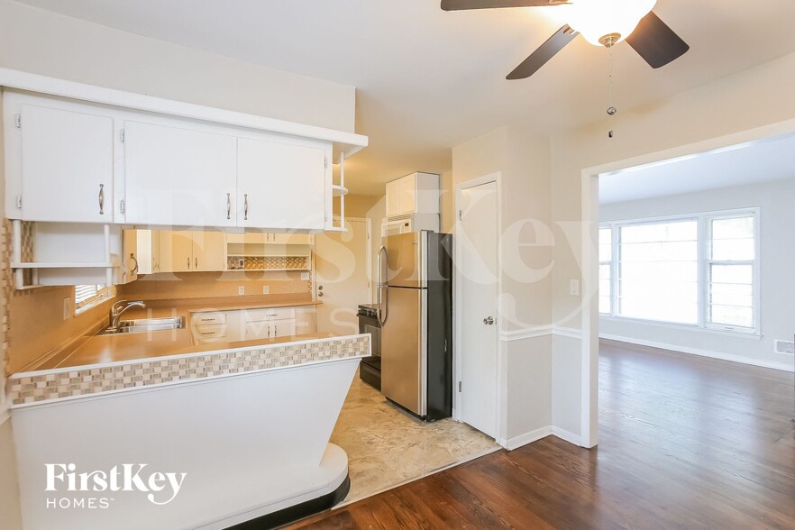 Building Photo - 9707 E 79th Terrace