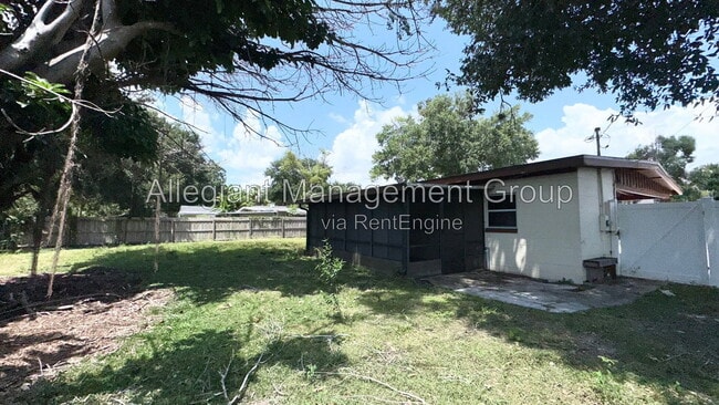 Building Photo - 4110 Alverado St