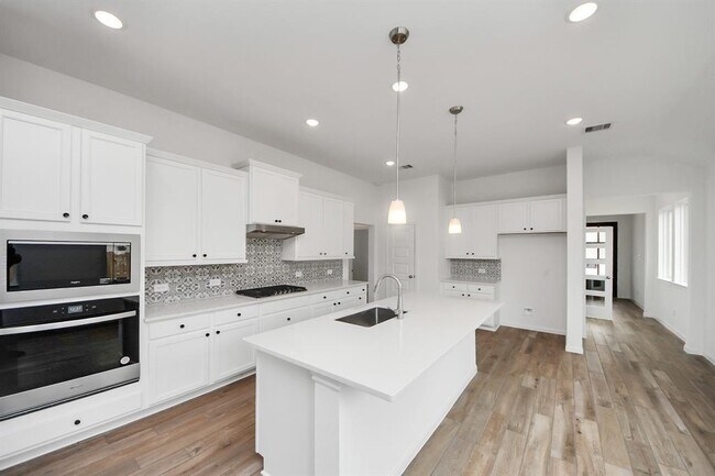 Building Photo - 7314 Blue Gentiana Ln