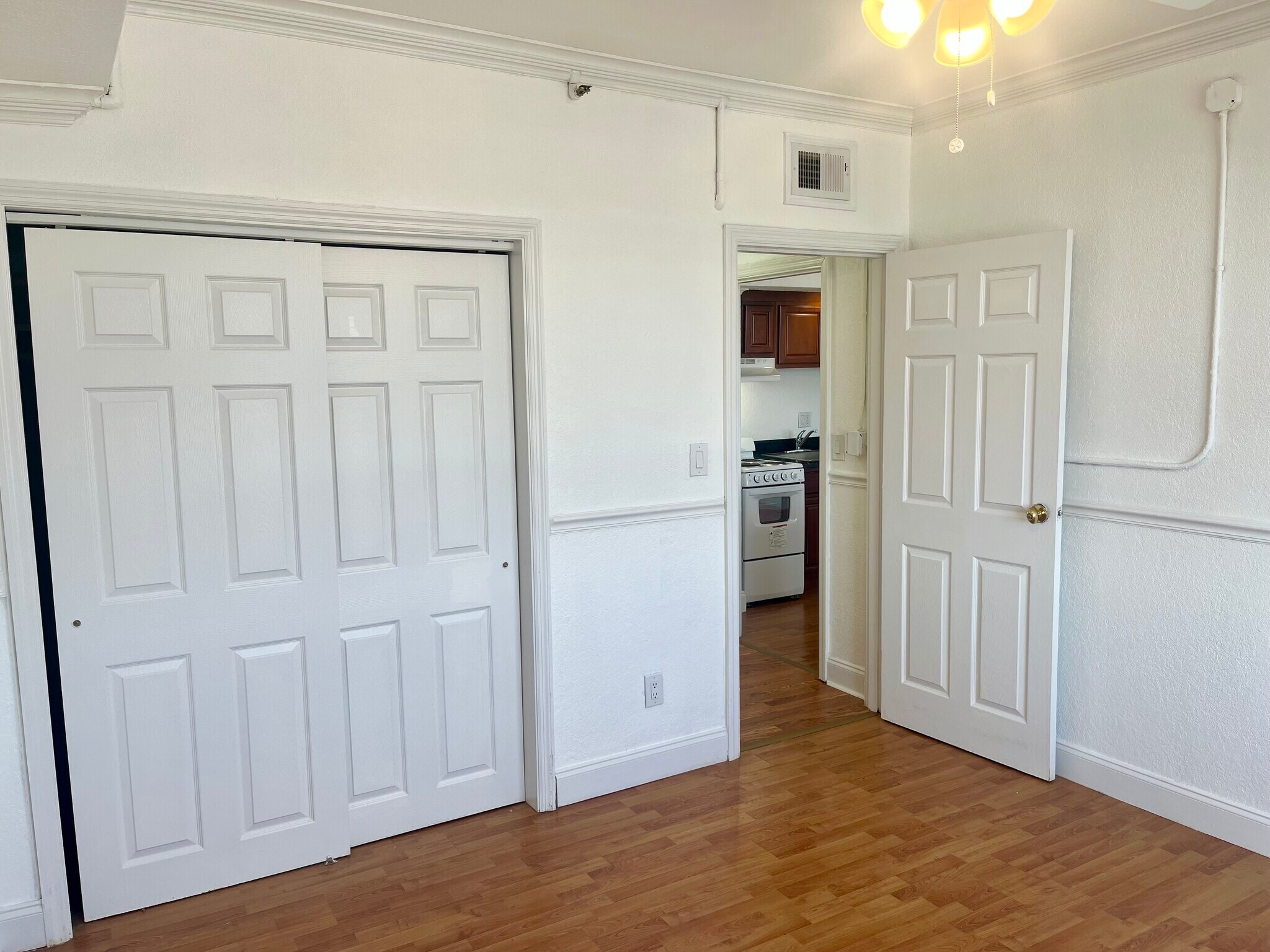 Building Photo - 311 W Ashley St