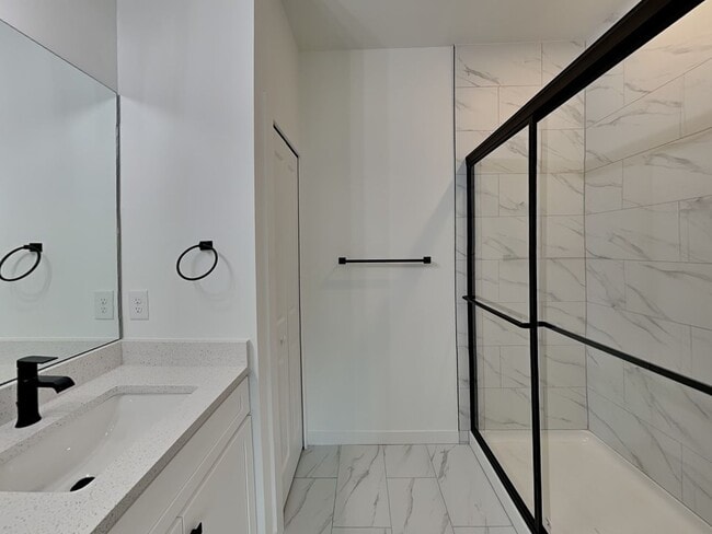 Building Photo - 2432 Quentin Ave S