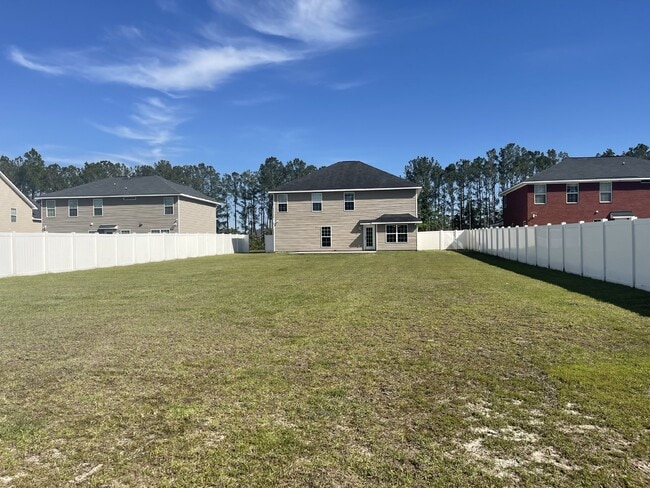 Building Photo - Home For Rent