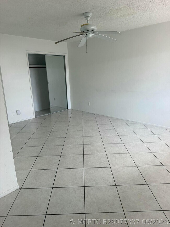 Building Photo - 1816 E Oakland Park Blvd