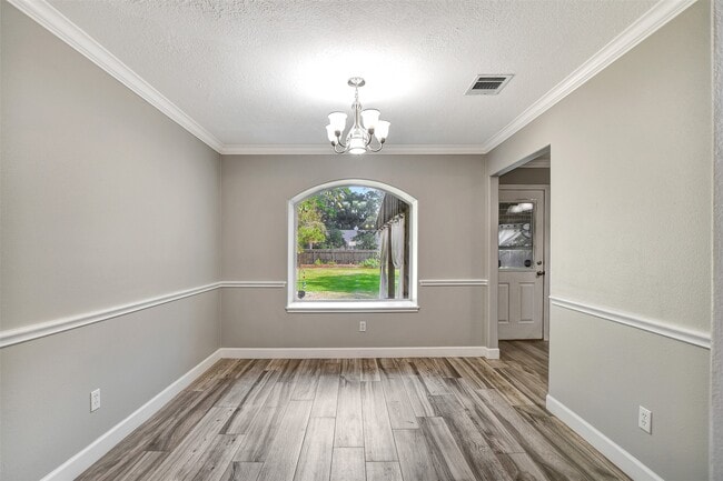 Building Photo - 22806 Lantana Dr