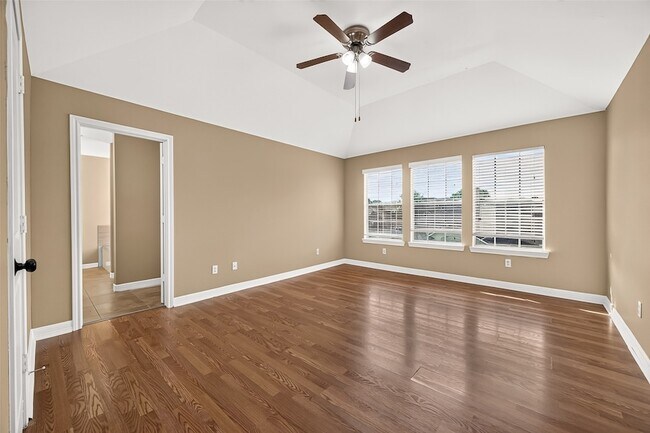 Building Photo - 4011 Alexis Cir