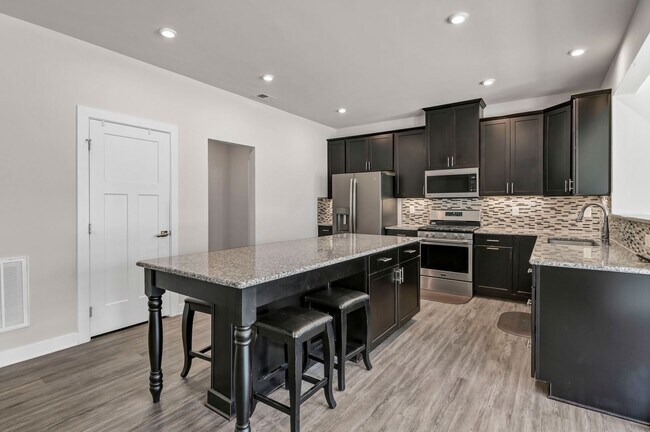 Building Photo - 217 Golden Fluke Dr