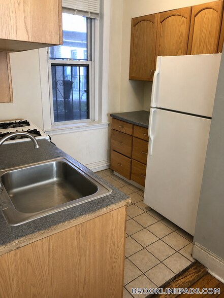 Building Photo - 360 Riverway