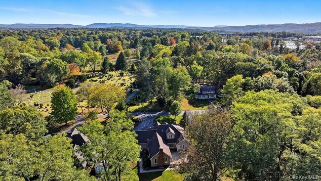 Building Photo - 45 Evergreen Ave