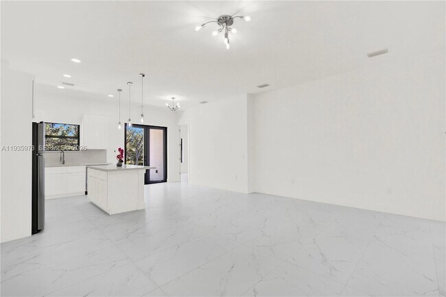 Building Photo - 68 Organ St