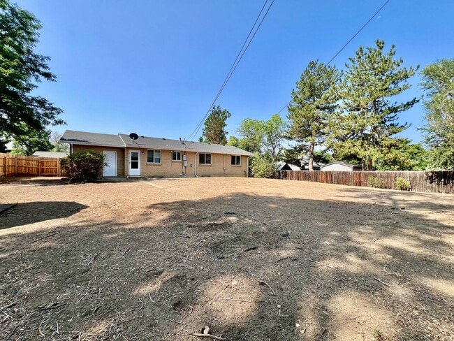 Building Photo - 7135 S Birch Way
