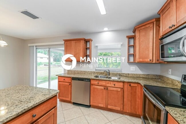 Building Photo - 3 Bedroom Pet-Friendly Home in CAPE CORAL,...