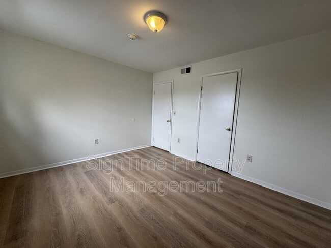 Building Photo - 227 Wakefield Rd