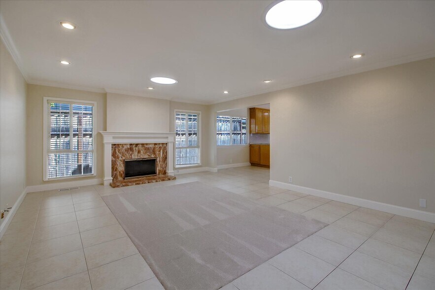 Building Photo - 6738 Tannahill Dr