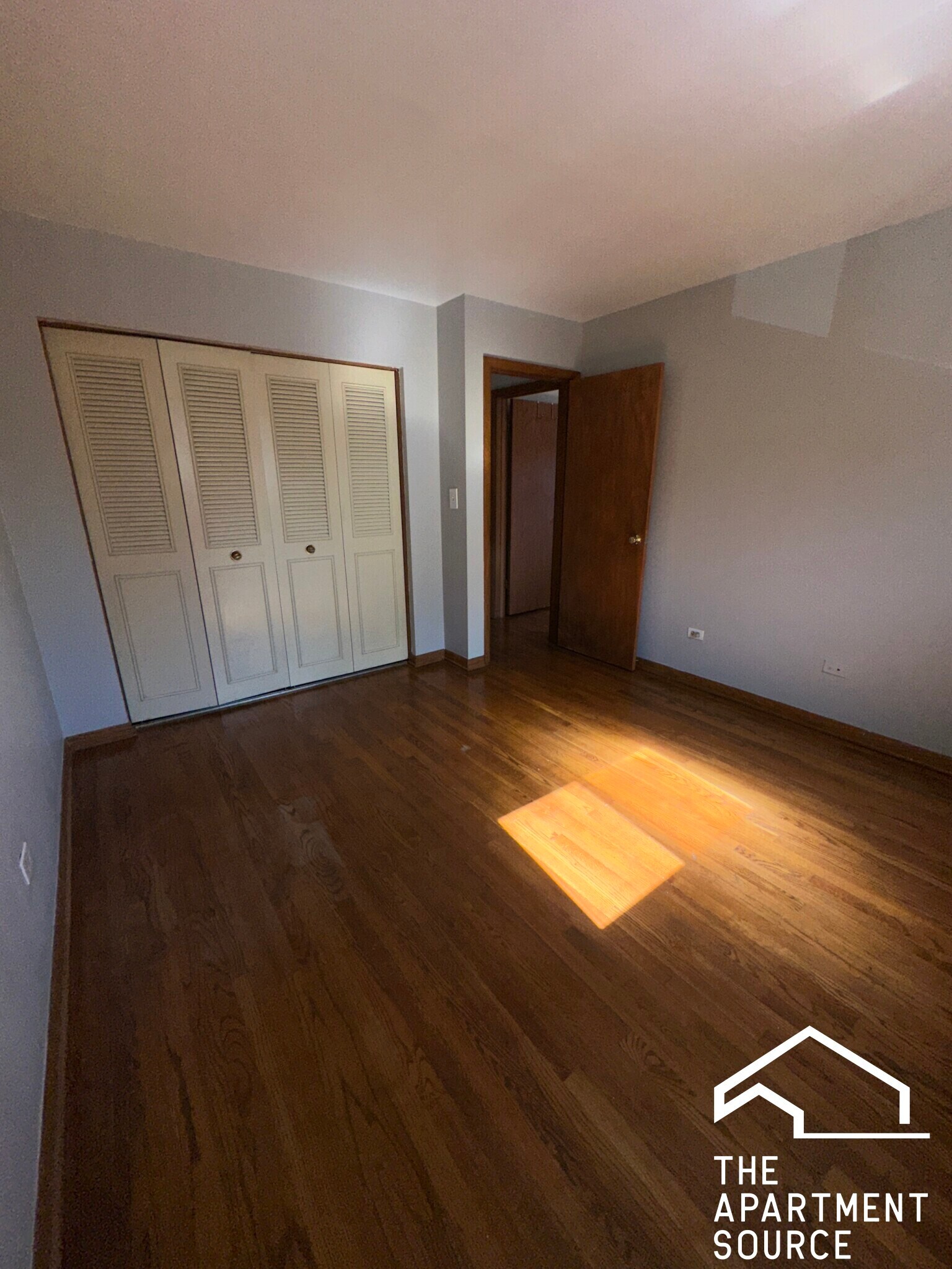 Building Photo - 1639 Oakwood Ave