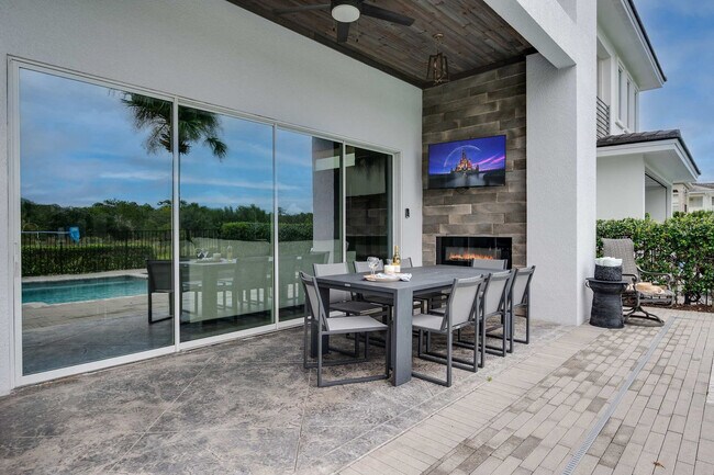 Building Photo - 748 Desert Mountain Ct