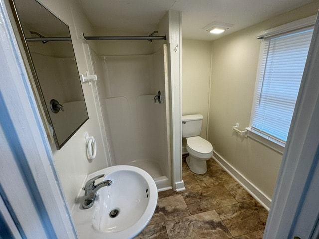 Building Photo - 160 Miller St