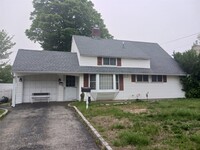 Building Photo - 267 Elm Dr S