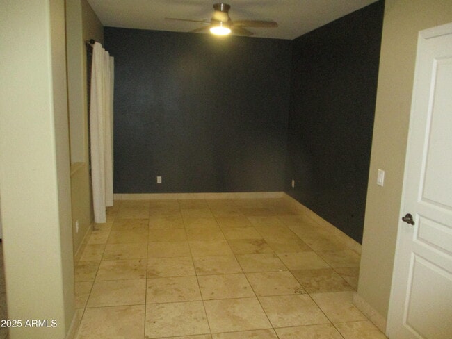 Building Photo - 2304 W Bonanza Ln