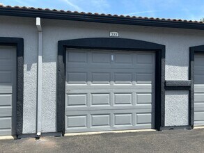 Building Photo - Adorable Condo in Gated Community