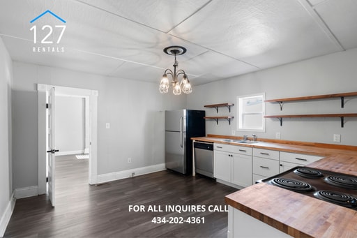 Building Photo - Single Family home w/ 3Beds & 1Full Bath