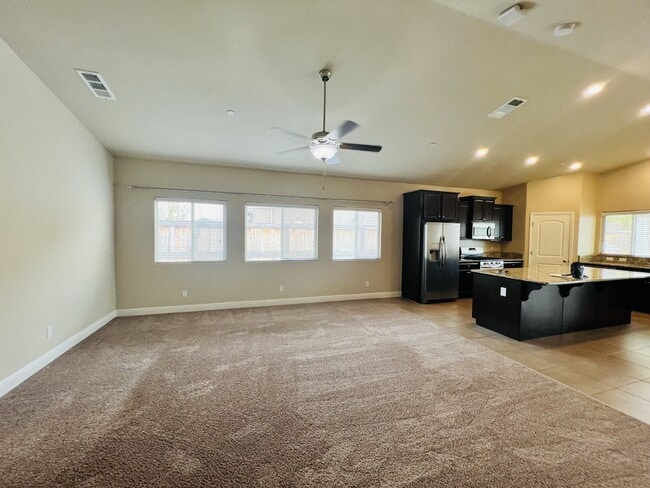 Building Photo - 9223 Oak Garden Ln