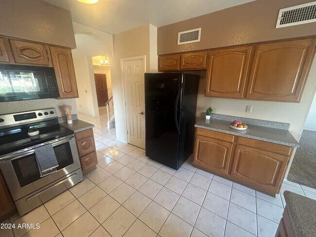 Building Photo - 15845 N 50th St