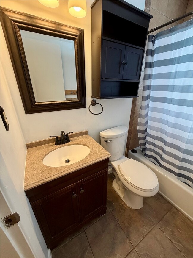 Building Photo - 317 Thomas Ave