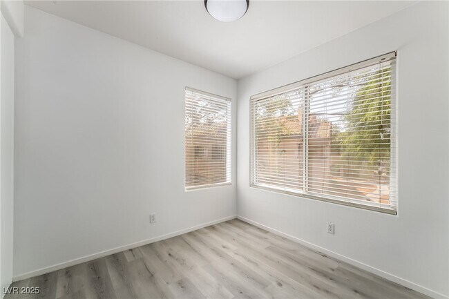 Building Photo - 3059 Key Largo Dr
