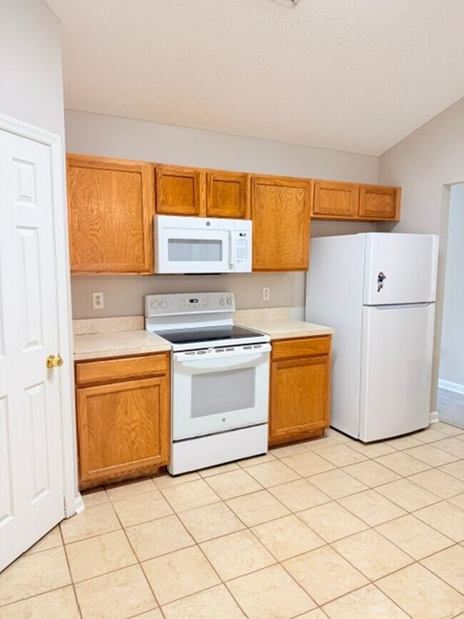 Building Photo - 25 Ryarbor Dr