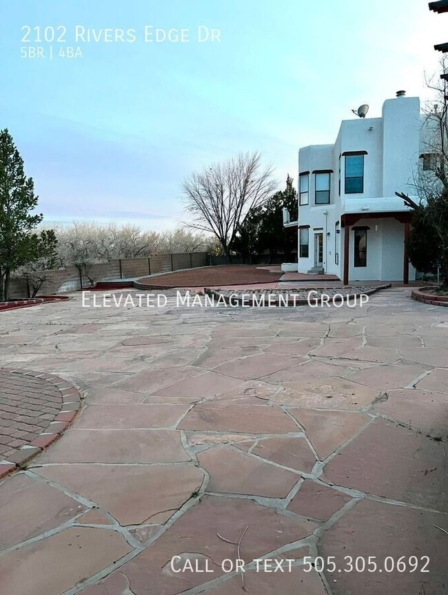 Building Photo - Spacious 5 Bedroom, Views, Refrigerated Ai...