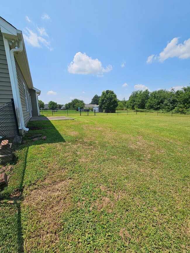 Building Photo - 204 Twilight Dr