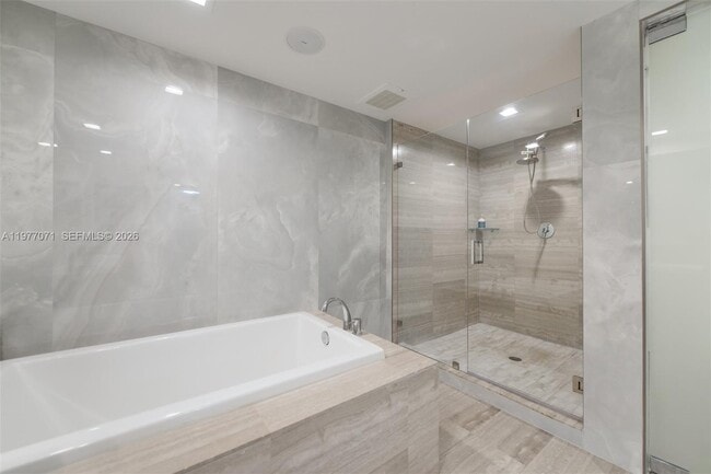 Building Photo - 3951 S Ocean Dr