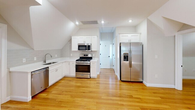 Building Photo - Gordon 2 Bed