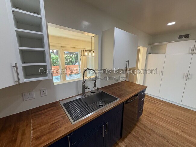Building Photo - 3610 W 230th St