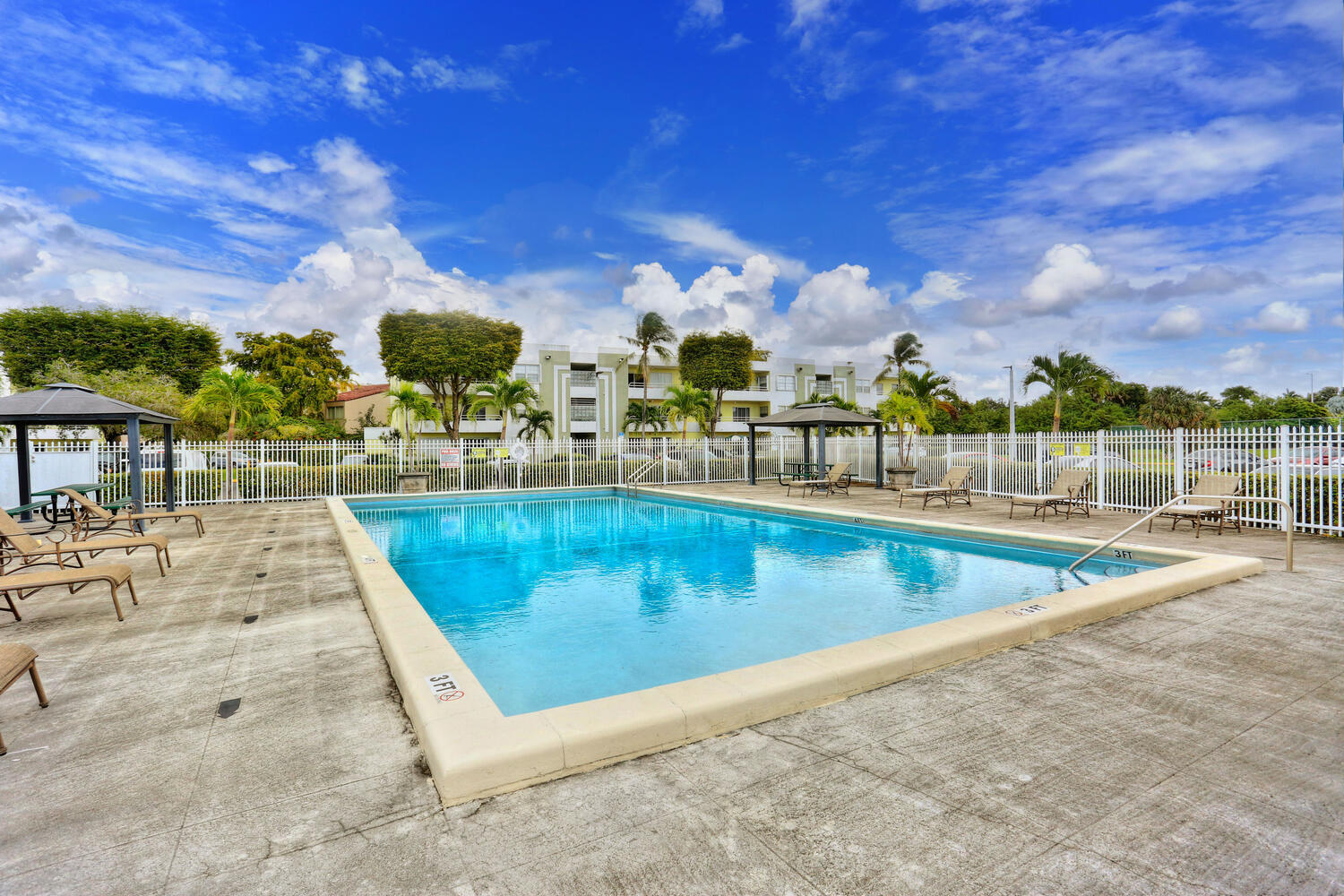 Building Photo - 10755 SW 108th Ave